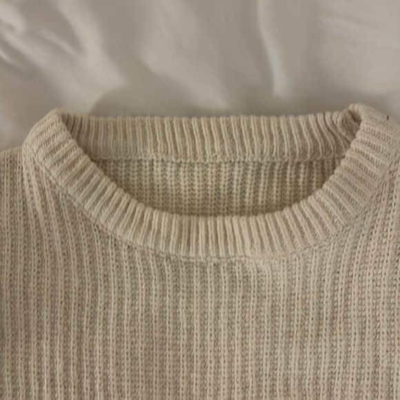 Off white/cream oversize knit sweater (M) - Picture 2 of 4
